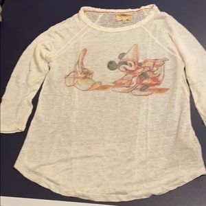 Disney 100 % linen top 💗